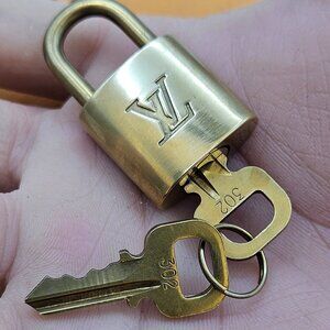 LV Padlock and Key set #302